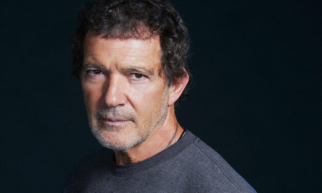 Antonio Banderas: “Mientras lo que nos rodea es efímero, el amor al otro permanece”