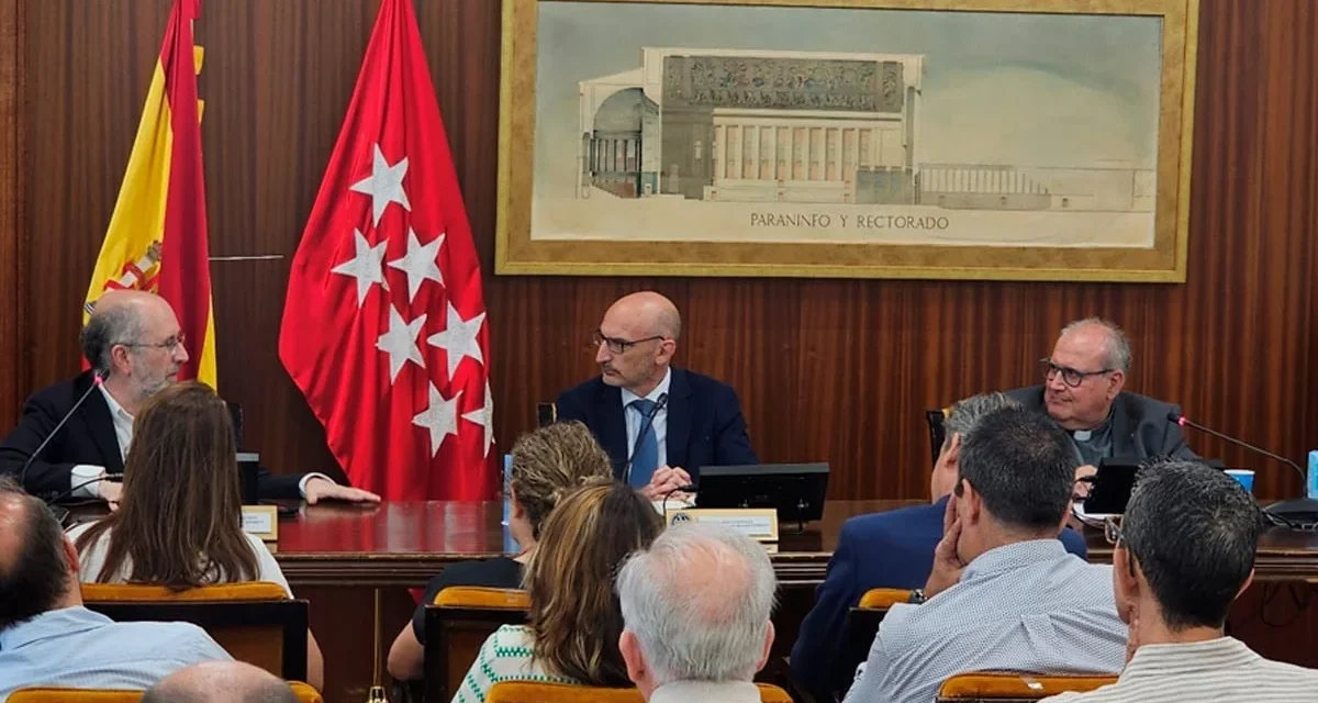 El delegado episcopal de Cultura modera la presentación de la encíclica Magnifica Humanitas en la Universidad Complutense