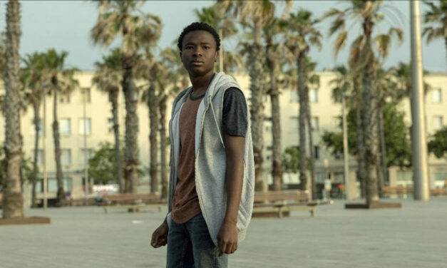 Viaje al país de los blancos. De Ghana a Barcelona: desierto, violencia, explotación y desarraigo
